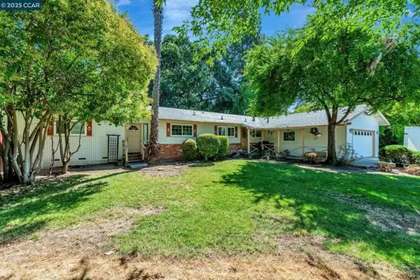 1971 Emerald St, Concord, CA 94518