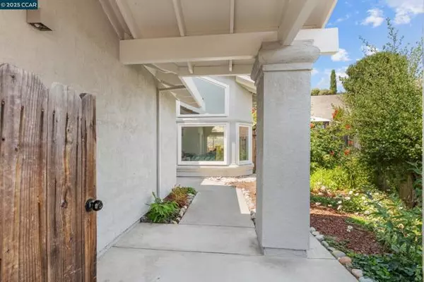 El Sobrante, CA 94803,5215 Cutter Lane