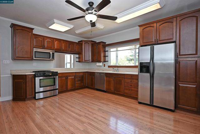 Martinez, CA 94553,3810 CANYON WAY