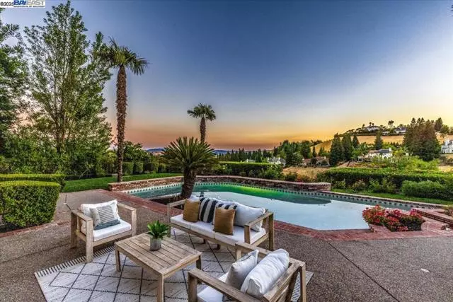 Danville, CA 94506,3411 Deer Ridge Dr