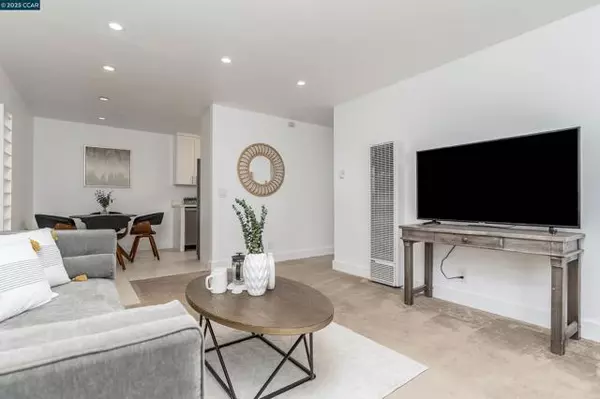 El Sobrante, CA 94803,5305 Ridgeview Cir