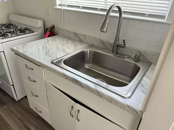 Hayward, CA 94541,21750 Vallejo Street