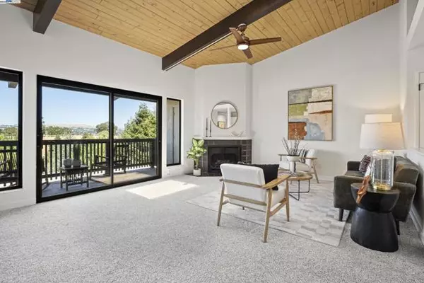 19100 Crest Ave, Castro Valley, CA 94546