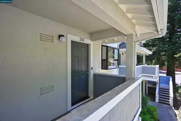 Walnut Creek, CA 94597,2574 Oak Road