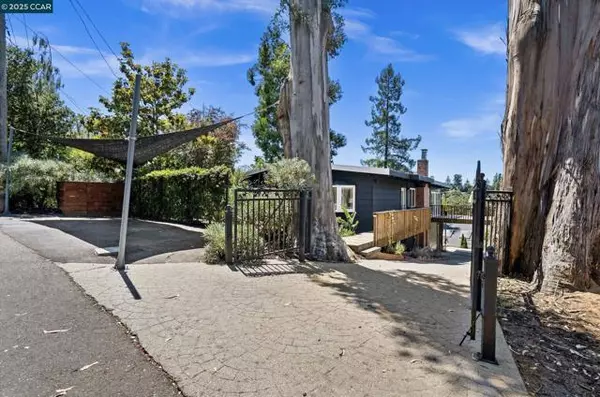 Oakland, CA 94611,5915 ALHAMBRA AVE