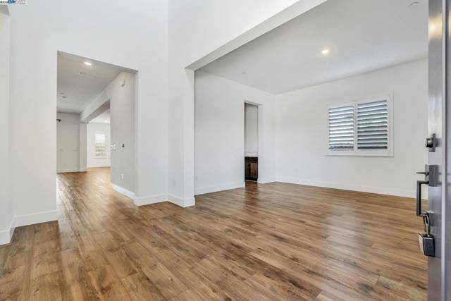 Lathrop, CA 95330,665 River Bend Dr