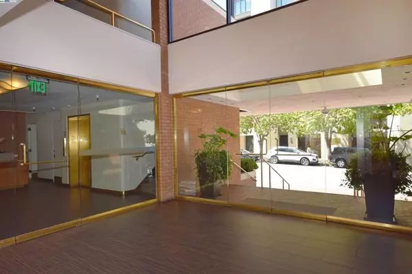 San Francisco, CA 94111,101 Lombard St