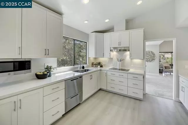 Walnut Creek, CA 94595,3612 Rossmoor Parkway