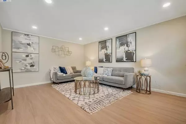 Fremont, CA 94539,42650 Sully