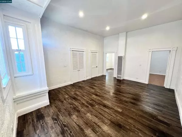 1709 Peralta St, Oakland, CA 94607