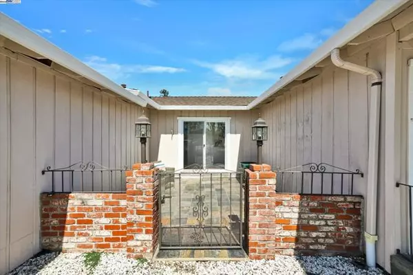 Newark, CA 94560,6009 Moores Ave