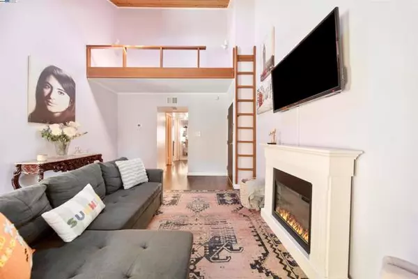 Walnut Creek, CA 94597,2716 Oak Rd