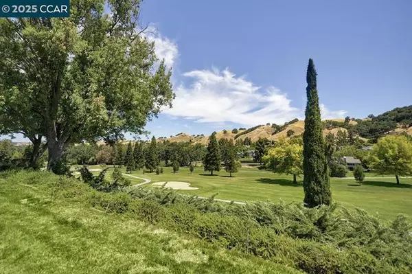 3136 Tice Creek Dr, Walnut Creek, CA 94595