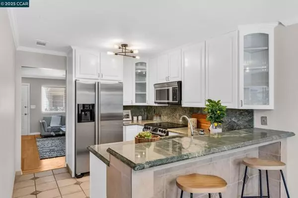 4380 Saint Charles Pl, Concord, CA 94521