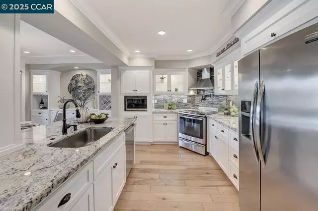Walnut Creek, CA 94595,2501 Pine Knoll Dr