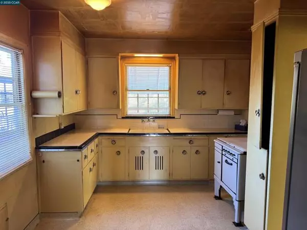 Oakland, CA 94601,3001 Davis St