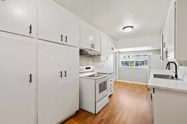 Hayward, CA 94541,666 Bluefield Ln