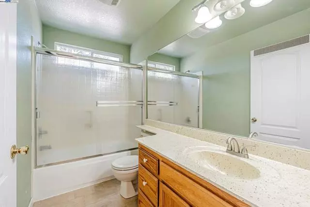 Manteca, CA 95336,1786 Bergthold Ct
