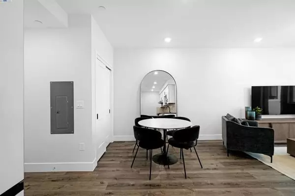 Fremont, CA 94539,42111 Osgood