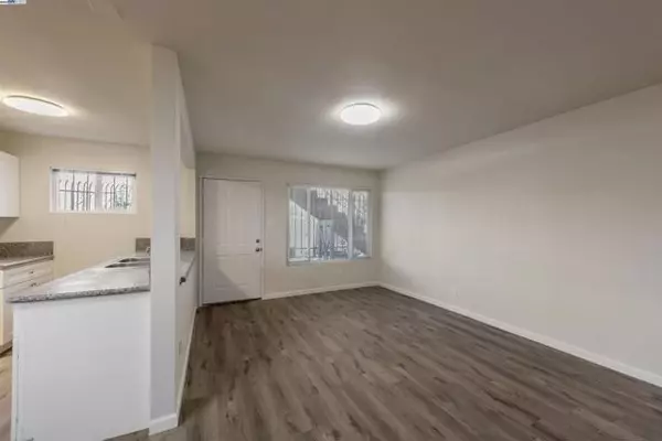 Oakland, CA 94603,107 Catron Dr