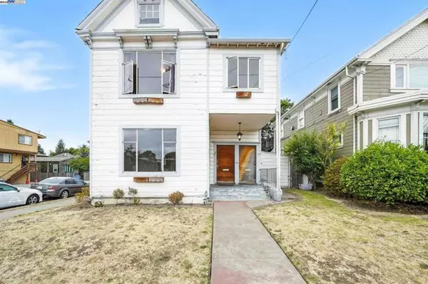 556 Alcatraz Ave, Oakland, CA 94609