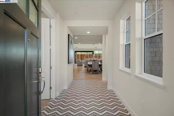 Union City, CA 94587,5325 Singh Circle