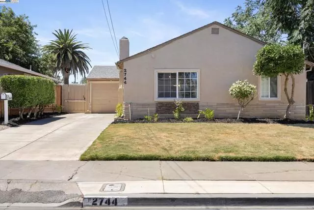2744 Capistrano St, Antioch, CA 94509