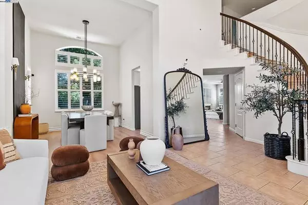 Walnut Creek, CA 94597,192 Mayhew Way