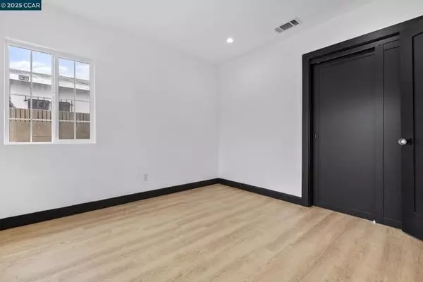 Los Angeles, CA 90059,623 East 116th st