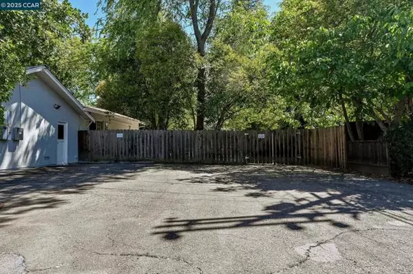 Walnut Creek, CA 94598,865 Walnut Ave