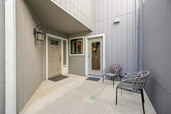 Pleasanton, CA 94588,7550 Stonedale Dr