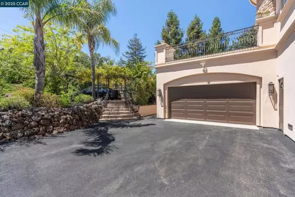 Walnut Creek, CA 94597,131 Montecito Crescent
