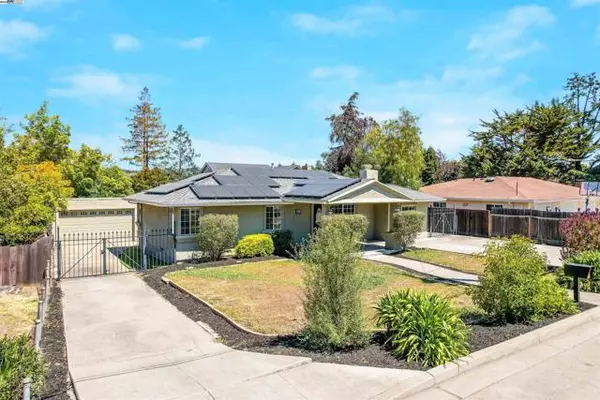17526 Parker Rd,  Castro Valley,  CA 94546