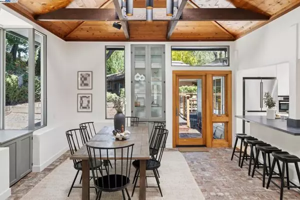 Orinda, CA 94563,6 Dale Ct