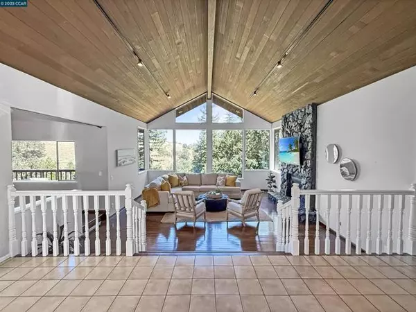 Walnut Creek, CA 94597,130 Hillcroft Way