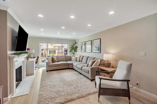 Daly City, CA 94015,59 Weston