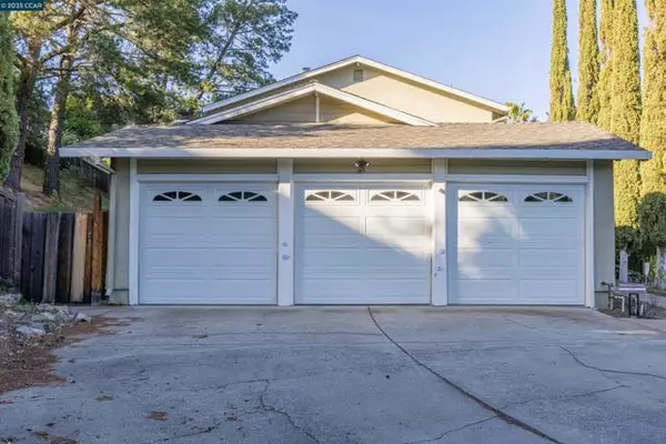 Alamo, CA 94507,320 Miranda Ln