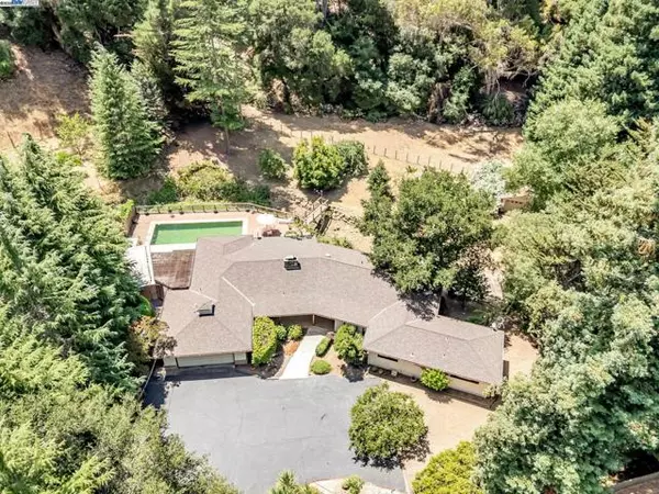 Castro Valley, CA 94552,29625 Palomares Rd