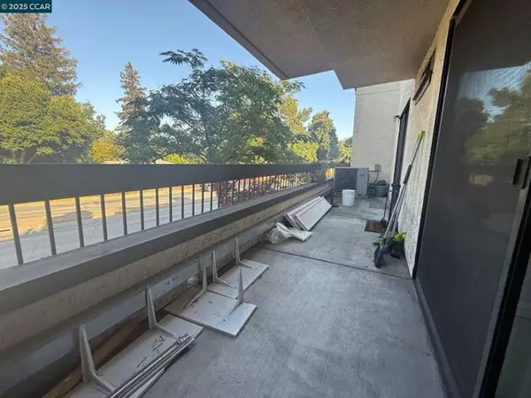 Walnut Creek, CA 94595,328 North Villa Way