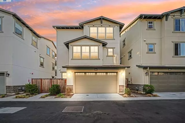 Newark, CA 94560,37898 Seafarer Road