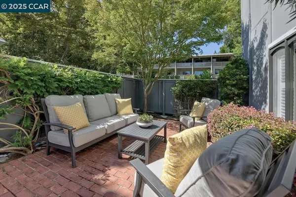 2321 Tice Creek Dr, Walnut Creek, CA 94595
