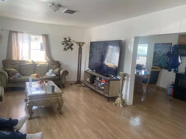 San Leandro, CA,16557 E 14th Street