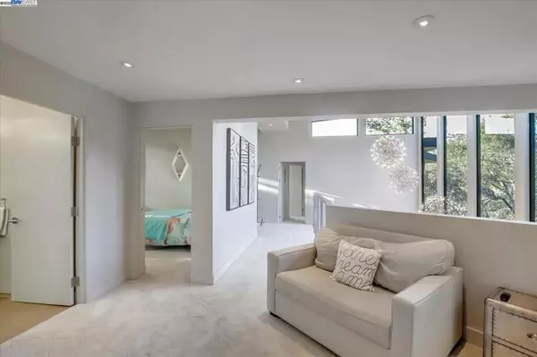 Orinda, CA 94563