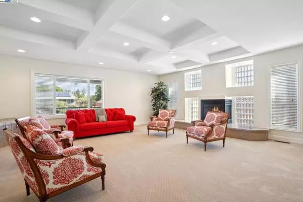 Clayton, CA 94517,367 Mt Washington Way