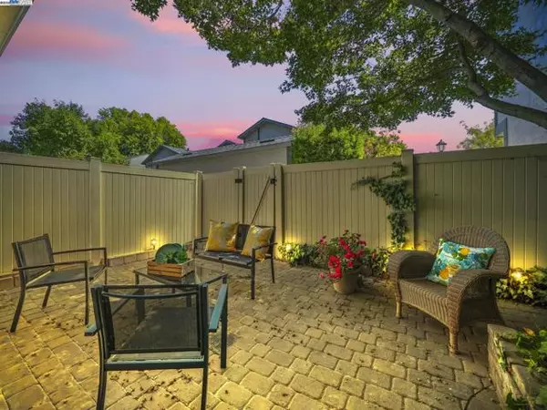 727 Sandpiper Cmn, Livermore, CA 94551