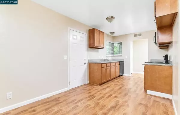 Sacramento, CA 95822,7524 Schreiner St