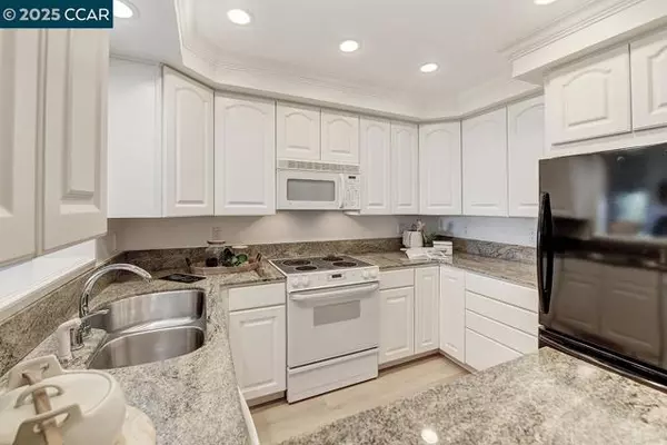 Walnut Creek, CA 94595,1817 Skycrest Dr