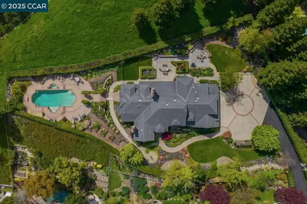 29 Brandt Dr, Moraga, CA 94556