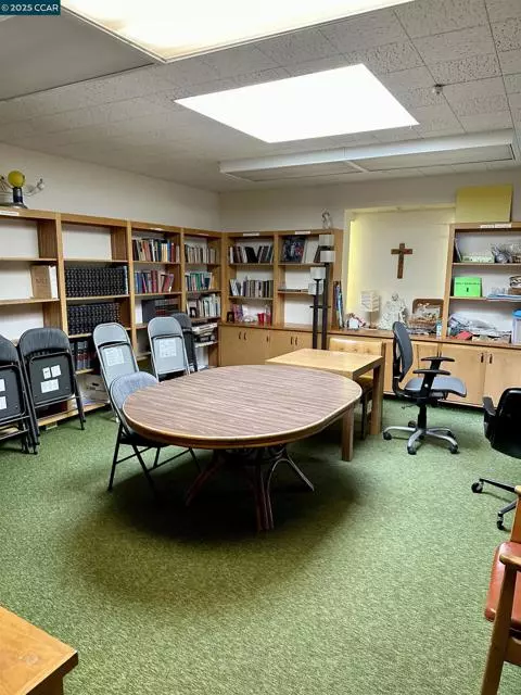 Corte Madera, CA 94925