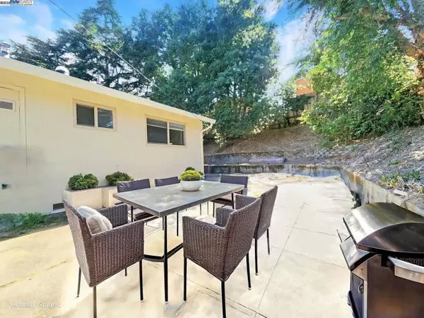 Richmond, CA 94803,4520 Valley View Rd